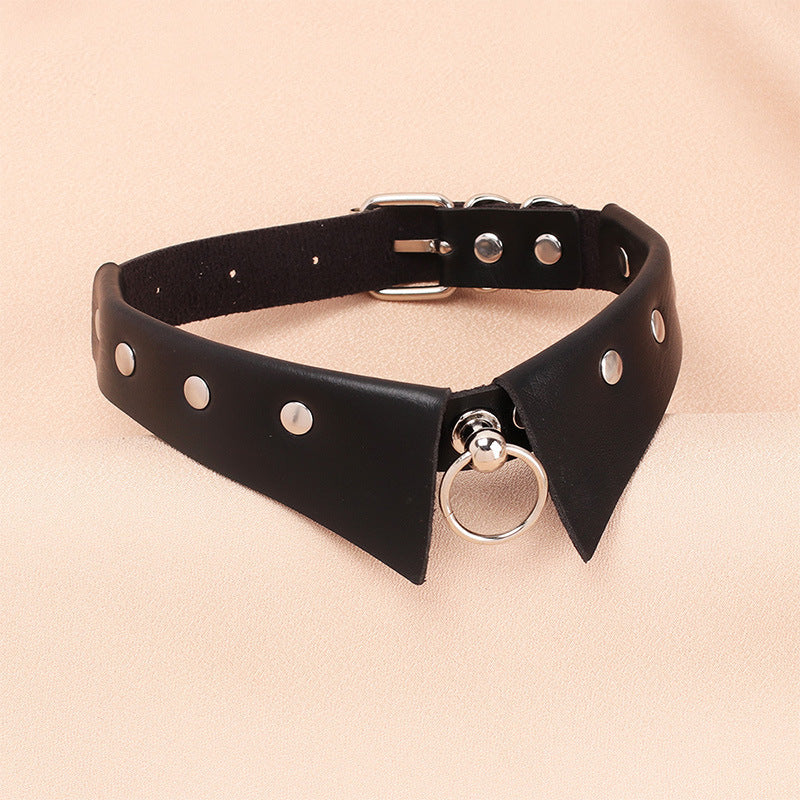 Gothic Choker Necklace Covering the Neck