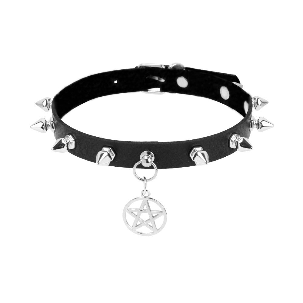 Gothic Choker Necklace Covering the Neck